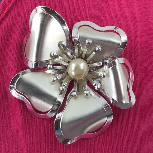 Vintage Flower Brooch and Clip-On Earring Set - Picture 11 of 16